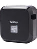 Imprimante d'étiquettes rechargeable et Bluetooth Brother P-touch CUBE Plus - PT-P710BT -  Cette imprimante compacte vous donne un large choix d'options pour imprimer des étiquettes. Vous pouvez vous connecter à votre appareil Apple ou Android en utilisant la connectivité Bluetooth. En utilisant les applications, vous créez et imprimez des étiquettes depuis votre smartphone ou tablette. 
