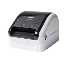 L'imprimante d'étiquettes professionnelle QL-1100 est l'outil de travail parfait ! Imprime jusqu'à 101,6 mm de largeur, vitesse d'impression jusqu'à 110 mm/sec, tailles rubans : DK 12 / 17 / 24 / 29 / 38 / 58 62 / 103 mm, connectivité USB pour PC et Mac, découpe automatique intégrée..