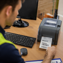 Imprimante étiquettes 4" 300 dpi Brother - TD-4520TN. Technologie d'impression à transfert thermique. Résolution d’impression de 300 dpi pour une lisibilité optimale du texte et des codes-barres. Vitesse d'impression jusqu'à 127 mm / seconde. Ports USB, Ethernet et série en standard. Prise en charge des commandes d'impression courantes, notamment ZPL / ZPL2, EPL et DPL. Logiciel gratuit de conception d'étiquettes disponible en téléchargement.